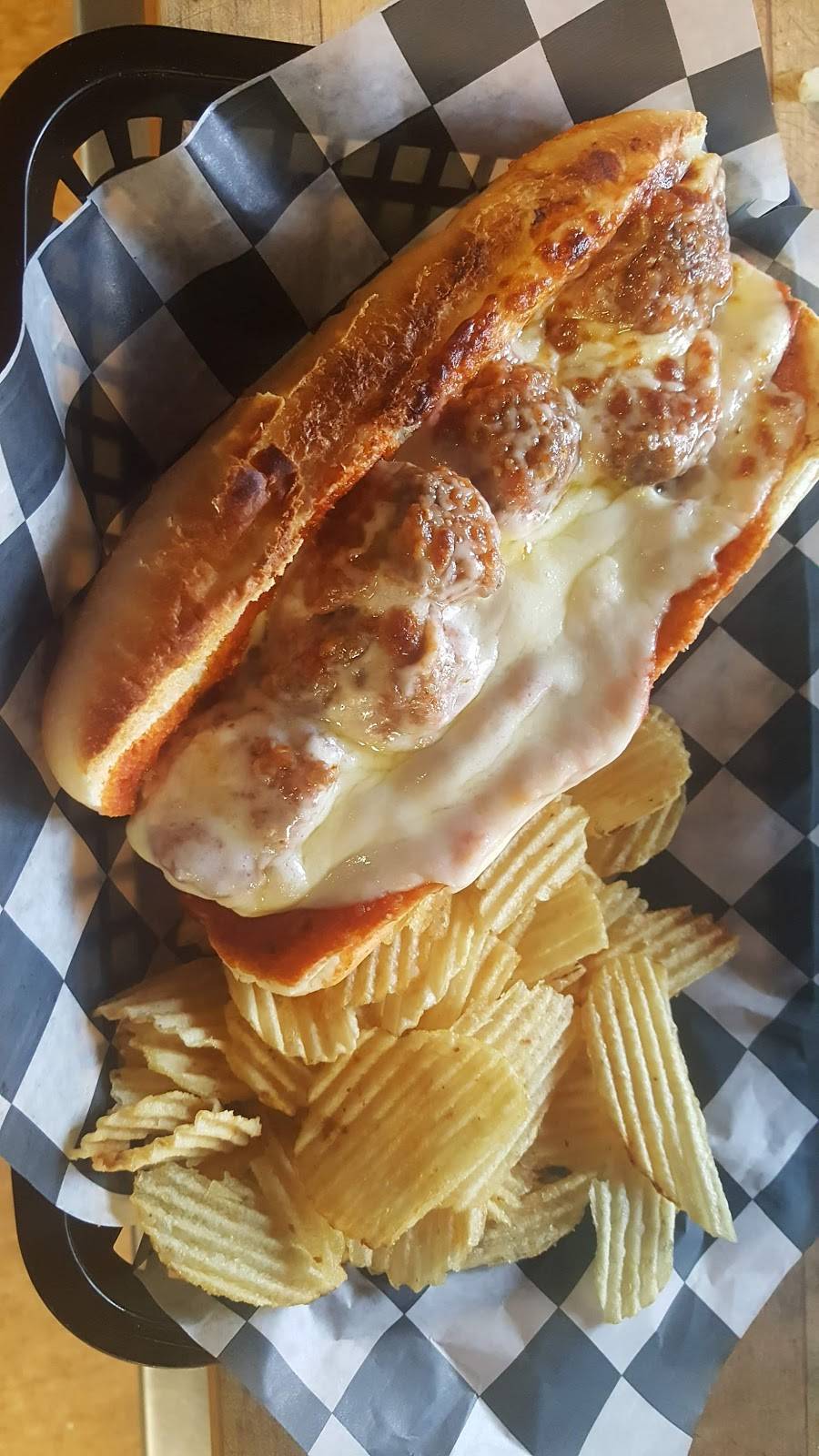 Strohs Tavern | restaurant | 9566 Lake Shore Rd, Angola, NY 14006, USA | 7165490480 OR +1 716-549-0480