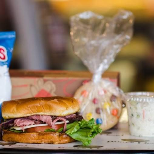 The Lunch Pail | restaurant | 14 W Main St, Fremont, MI 49412, USA | 2319249100 OR +1 231-924-9100