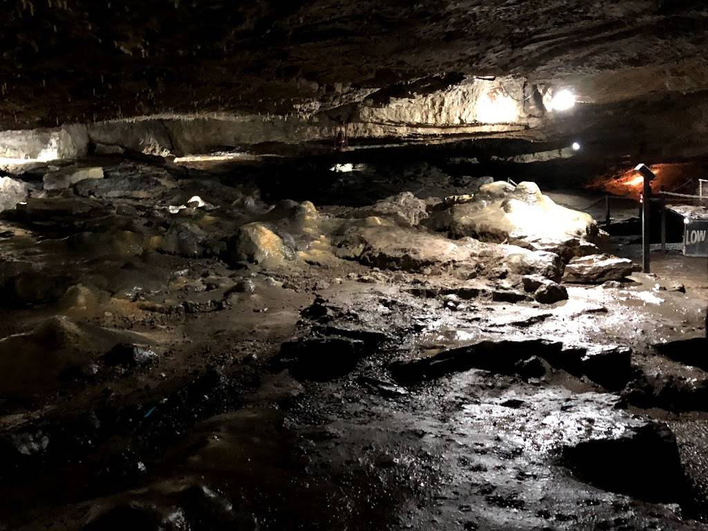 Perrys Cave Family Fun Center | restaurant | 979 Catawba Ave, Put-In-Bay, OH 43456, USA | 4192852283 OR +1 419-285-2283