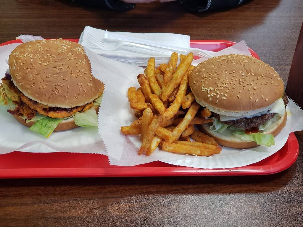 Halal Munchies | restaurant | 705 N Newbridge Rd, Levittown, NY 11756, USA | 5164330954 OR +1 516-433-0954