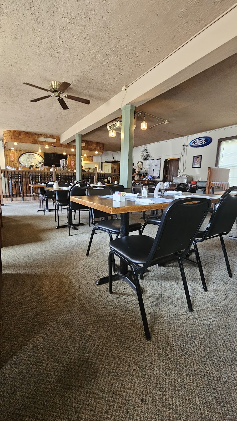 Royal Cafe | restaurant | 601 W 6th St, Mishawaka, IN 46544, USA | 5742042959 OR +1 574-204-2959