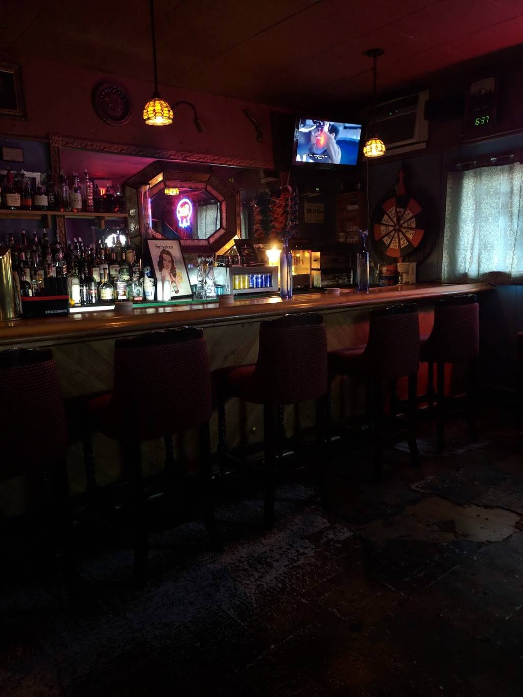 Lenoras Bar & Grill | restaurant | 129 Johnson Ave, Hackensack, NJ 07601, USA | 2014894448 OR +1 201-489-4448