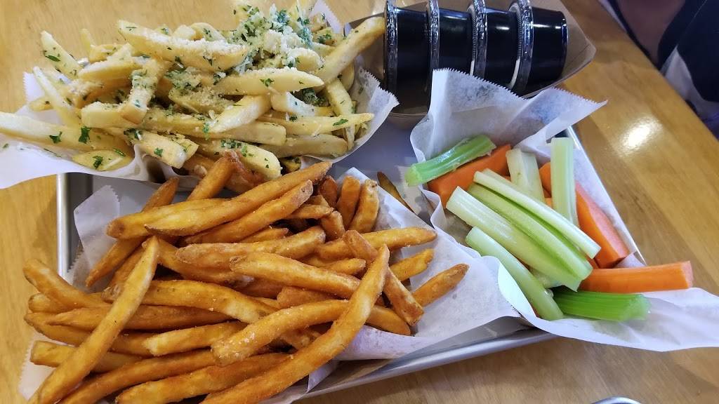 Fire Wings Natomas | restaurant | 2721 Del Paso Rd #110, Sacramento, CA 95835, USA | 9162441390 OR +1 916-244-1390