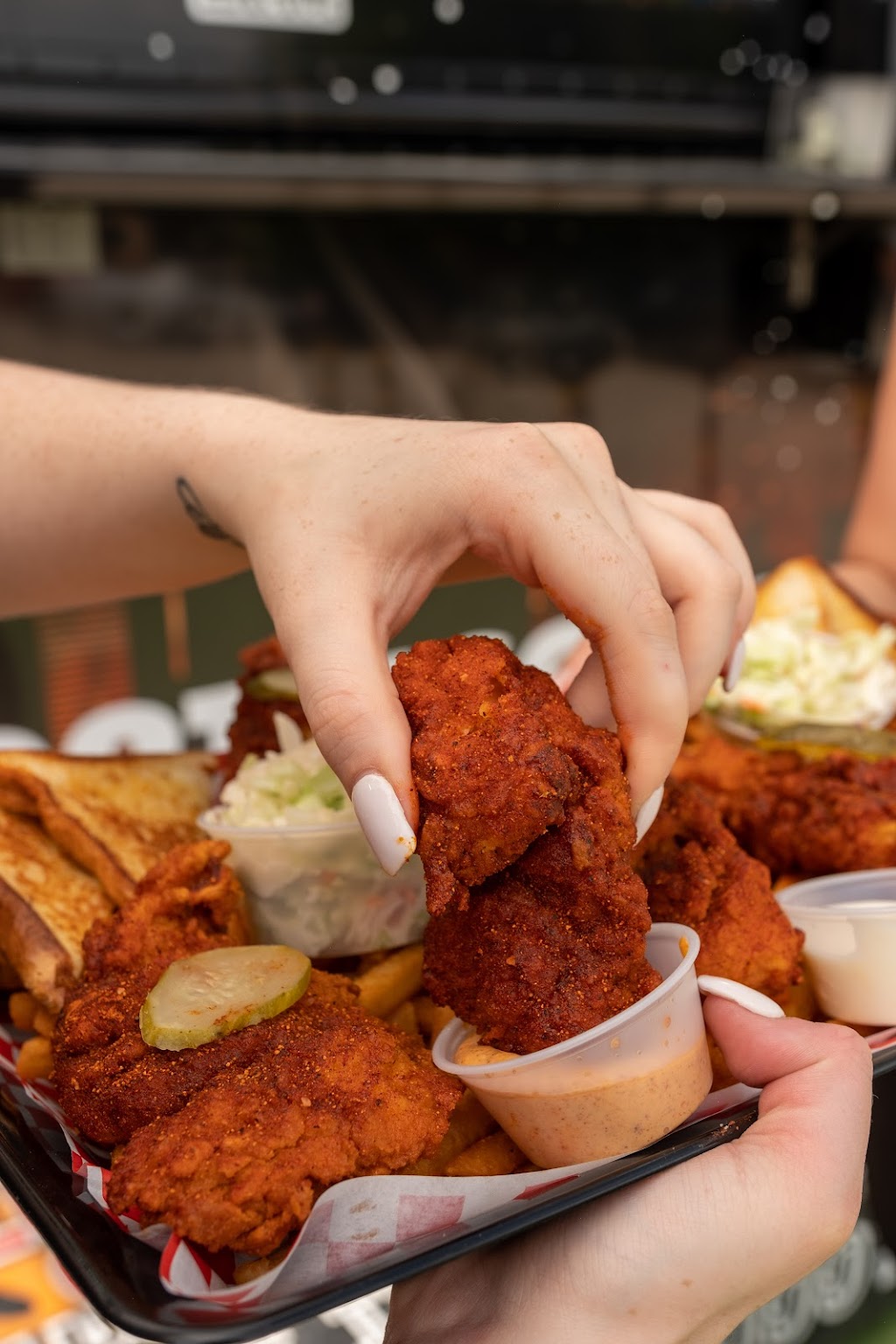 Clutch City Cluckers | restaurant | 14530 Roadrunner Way, San Antonio, TX 78249, USA | 2102450072 OR +1 210-245-0072