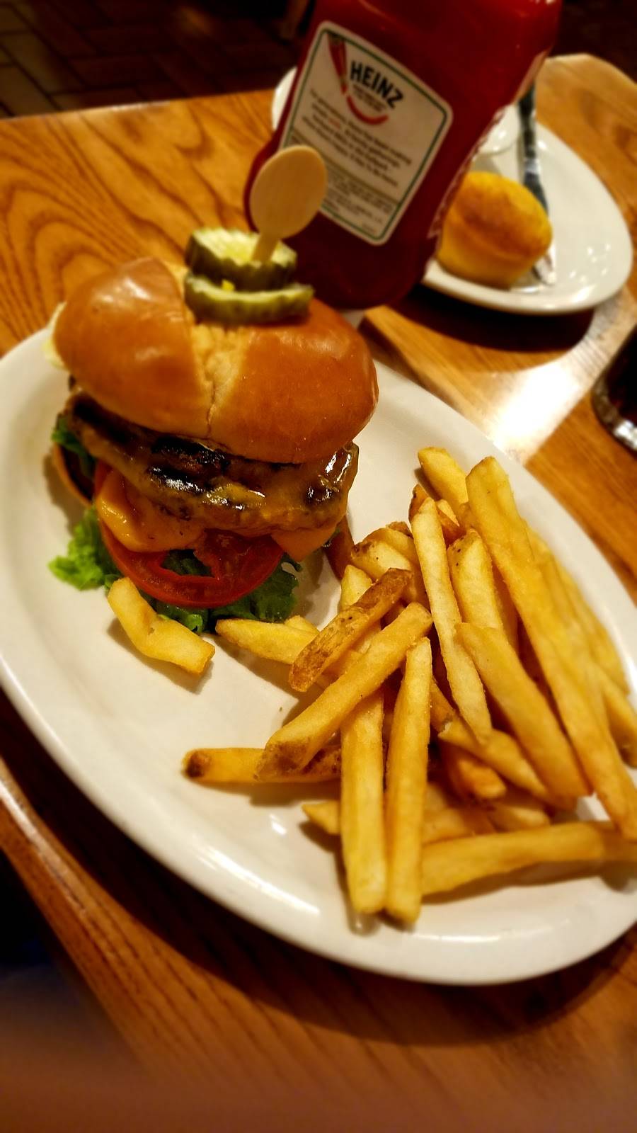 Cracker Barrel Old Country Store | restaurant | 4745 Helen Hauser Blvd, Titusville, FL 32780, USA | 3212689911 OR +1 321-268-9911