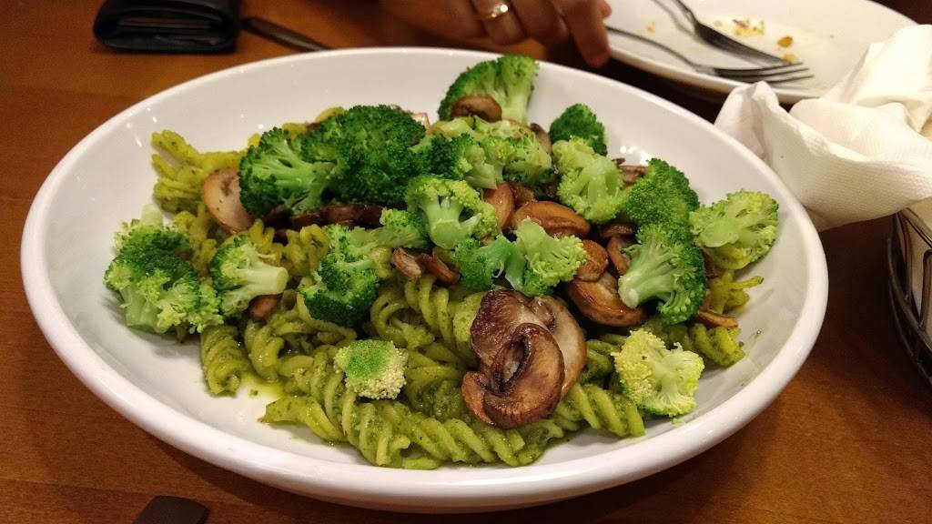 Olive Garden Italian Restaurant | meal takeaway | OPELIKA - TIGER TOWN SHOPPING CENTER, 2254 Tiger Town Pkwy, Opelika, AL 36801, USA | 3347491255 OR +1 334-749-1255