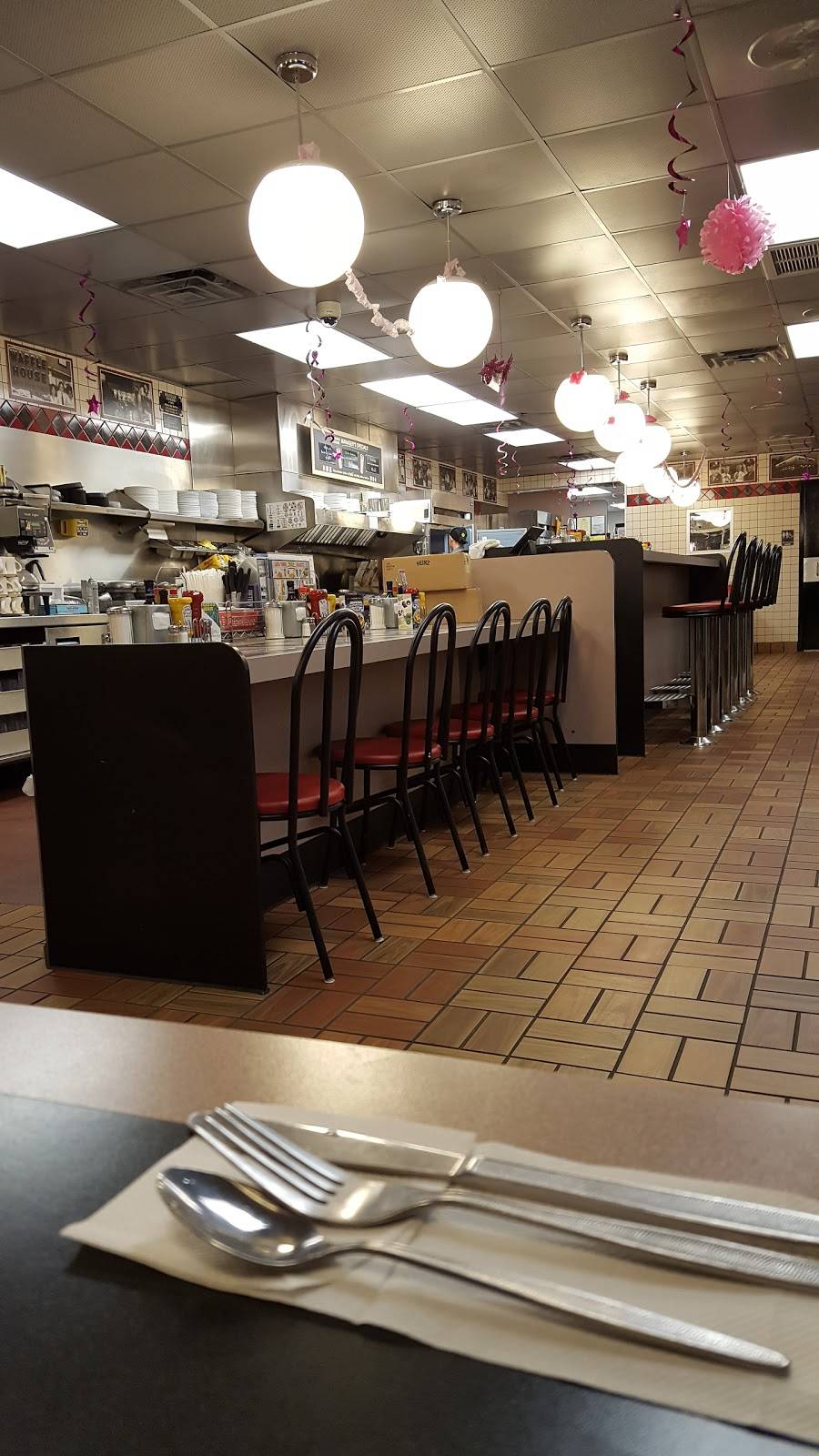 Waffle House | meal takeaway | 6575 East Hwy 11 E, Piney Flats, TN 37686, USA | 4233910067 OR +1 423-391-0067
