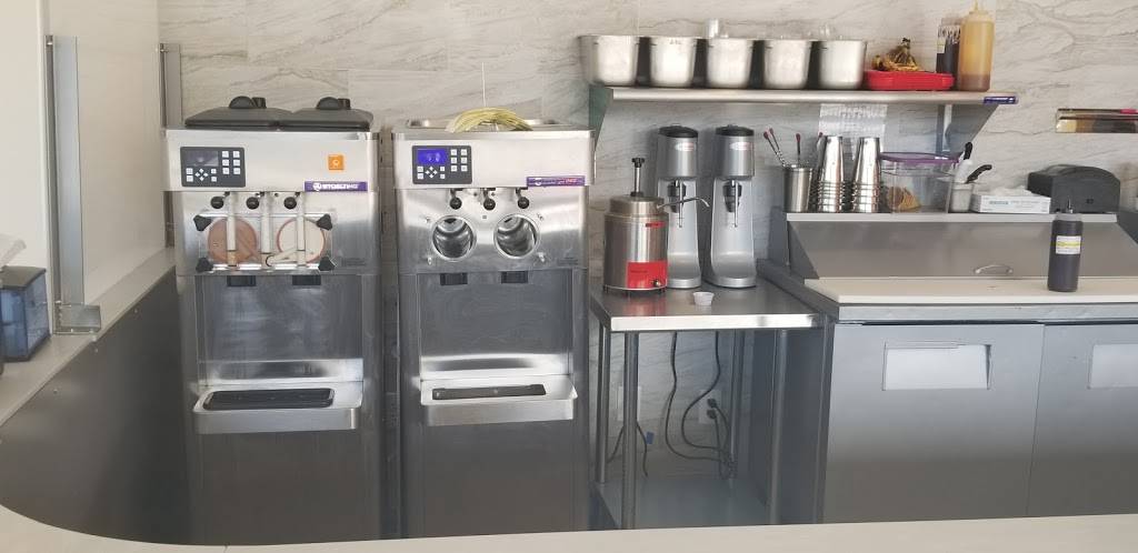 Twisted Treats | restaurant | 4820 TX-121, Lewisville, TX 75056, USA | 9725908660 OR +1 972-590-8660