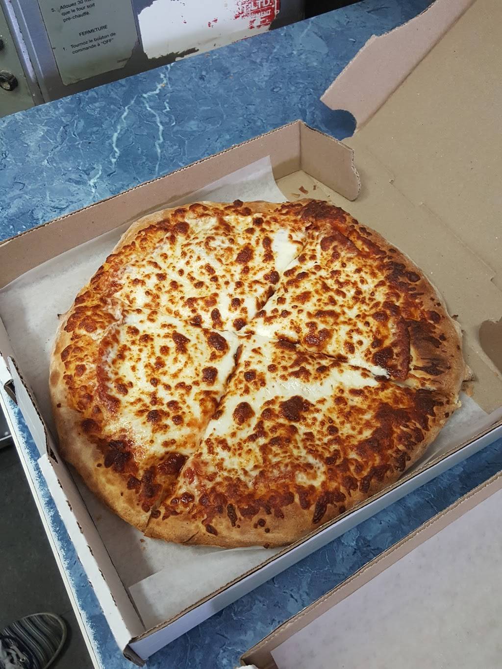 Pizza Maison | restaurant | 4649 Boulevard Lévesque E, Laval, QC H7C 1M8, Canada | 4506647722 OR +1 450-664-7722