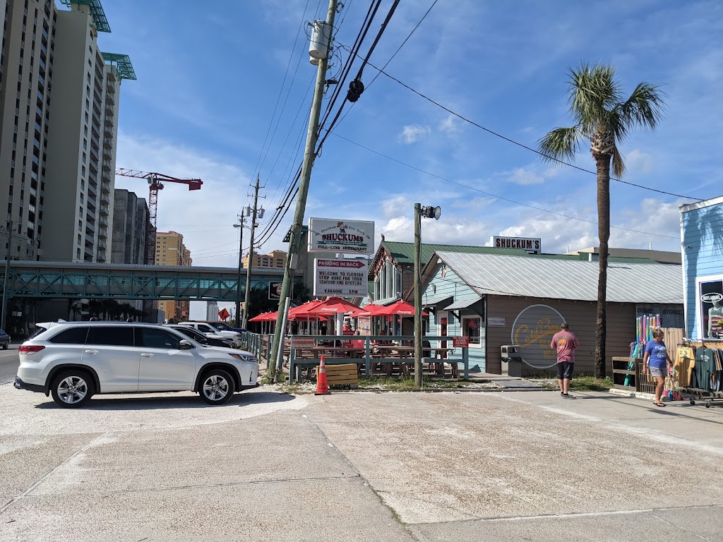 Shuckums Oyster Pub & Seafood Grill | restaurant | 15614 Front Beach Rd, Panama City, FL 32413, USA | 8502353214 OR +1 850-235-3214