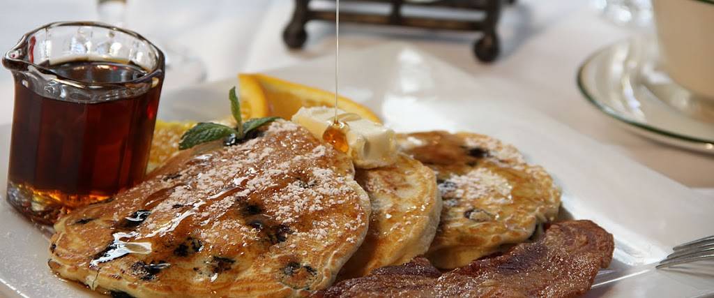 Carmels Bistro Giovanni | restaurant | San Carlos & 5th Avenue, Carmel-By-The-Sea, CA 93921, USA | 8316266003 OR +1 831-626-6003