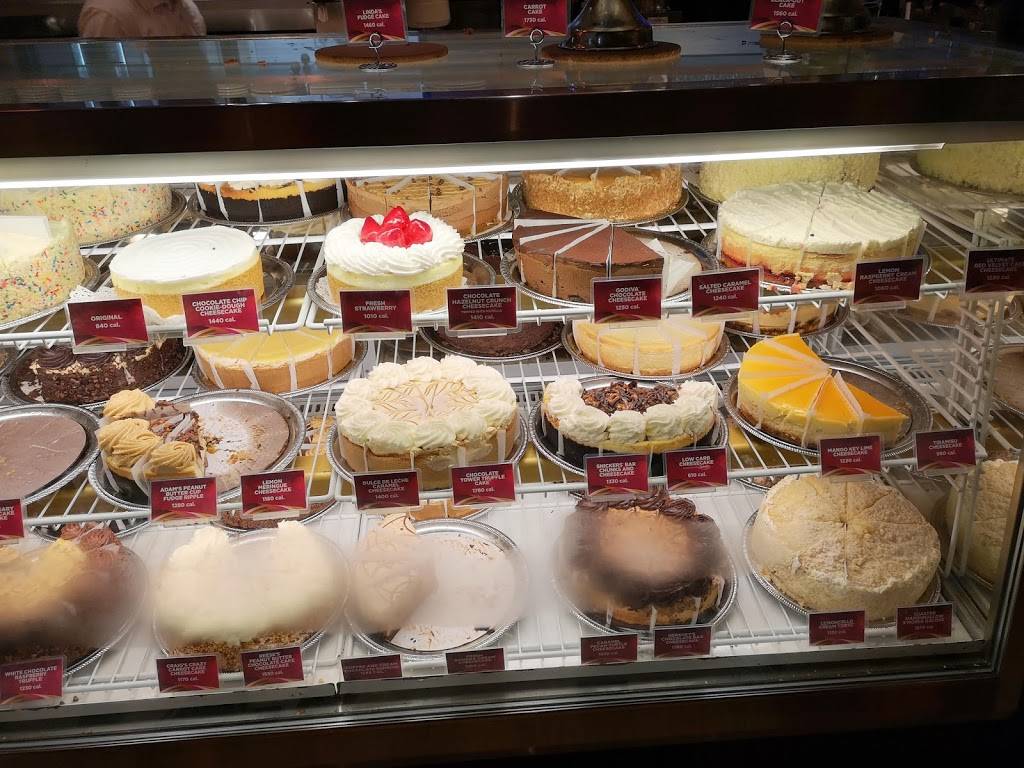 The Cheesecake Factory | restaurant | 131 Wolf Rd, Albany, NY 12205, USA | 5184532500 OR +1 518-453-2500