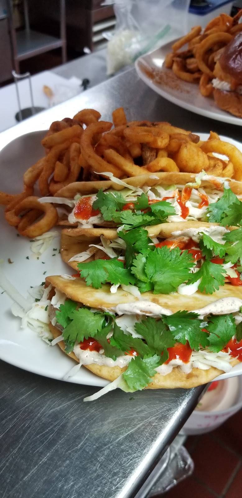 Beach Box Eatery | restaurant | 1400 E Fort Macon Rd, Atlantic Beach, NC 28512, USA | 2522229992 OR +1 252-222-9992