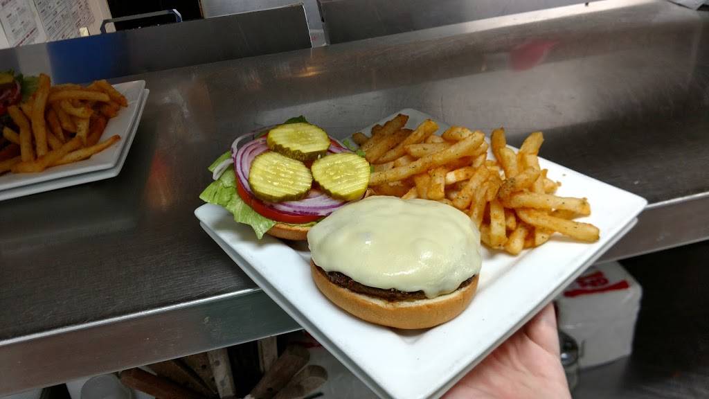 The HUB Sports Bistro | restaurant | 16780 21 Mile Rd, Macomb, MI 48044, USA | 5862263399 OR +1 586-226-3399