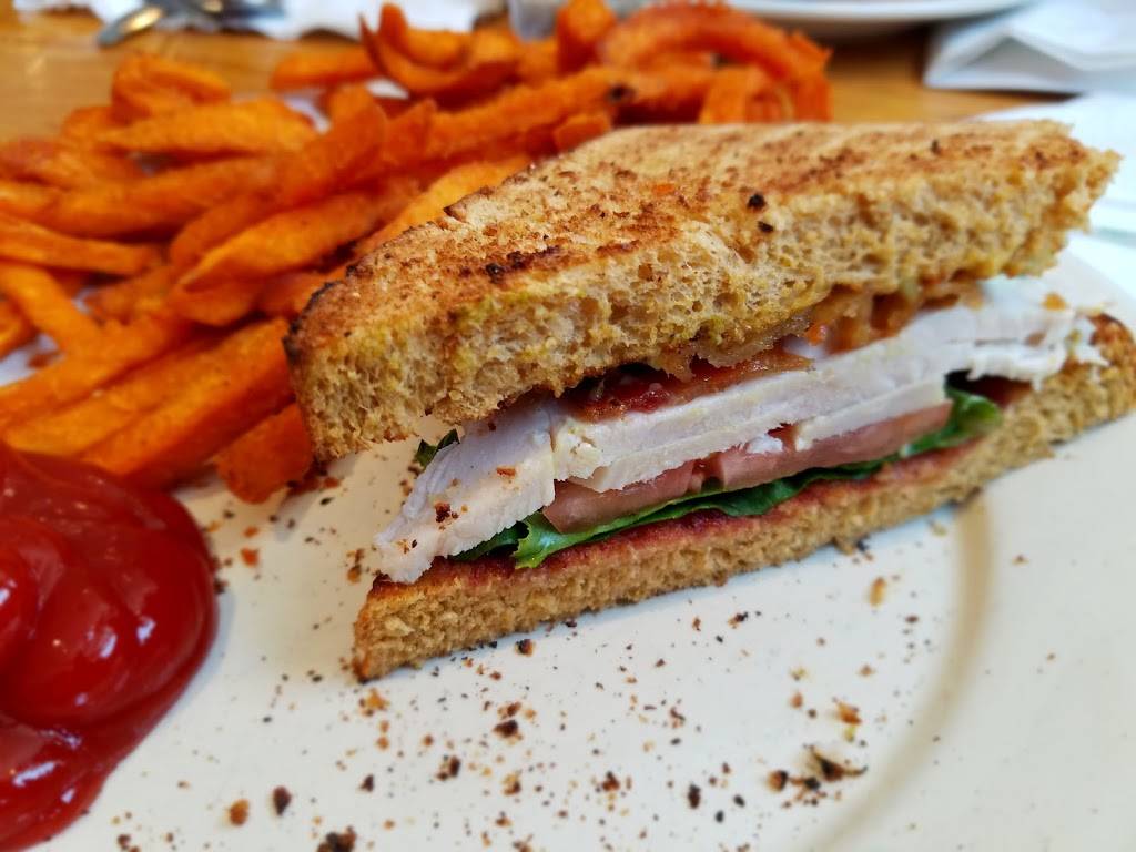 Colonels Restaurant | restaurant | 143 Main St, Northeast Harbor, ME 04662, USA | 2072765147 OR +1 207-276-5147