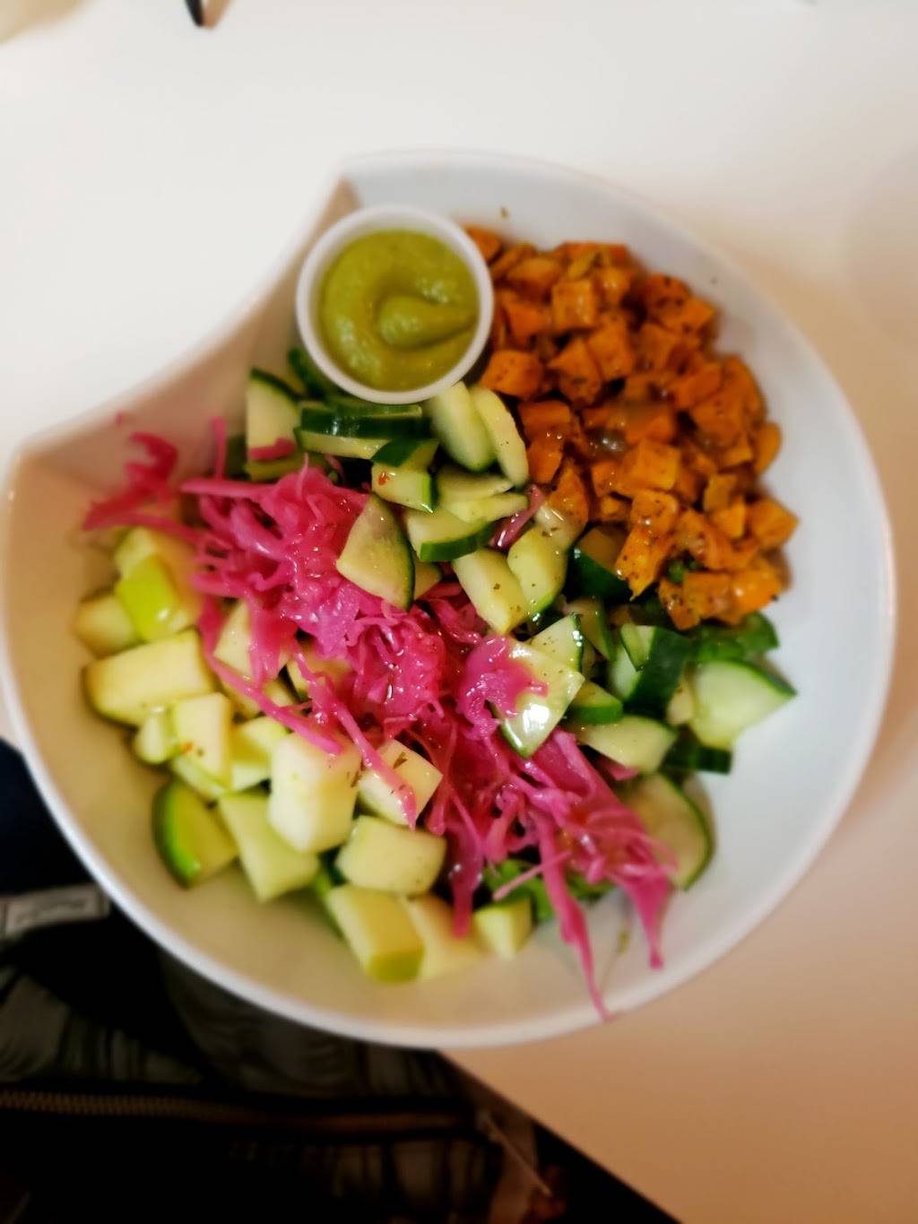 Lucky Belly | restaurant | 763 Woolwich St, Guelph, ON N1H 3Z1, Canada | 5192659222 OR +1 519-265-9222