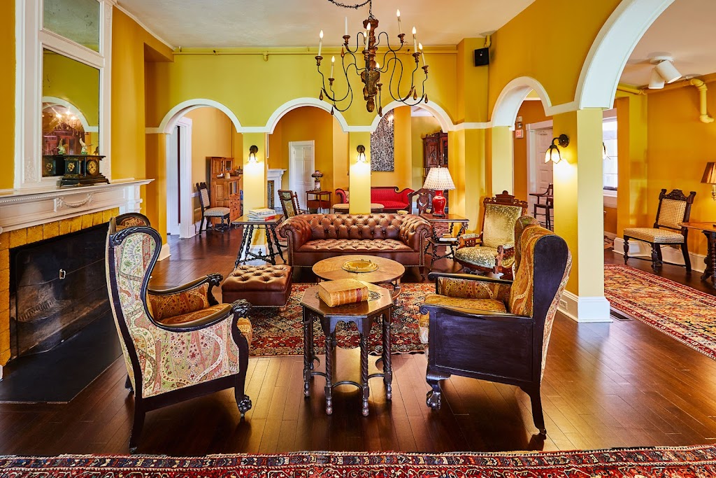 Apple Tree Inn | restaurant | 10 Richmond Mountain Rd, Lenox, MA 01240, USA | 4136371477 OR +1 413-637-1477