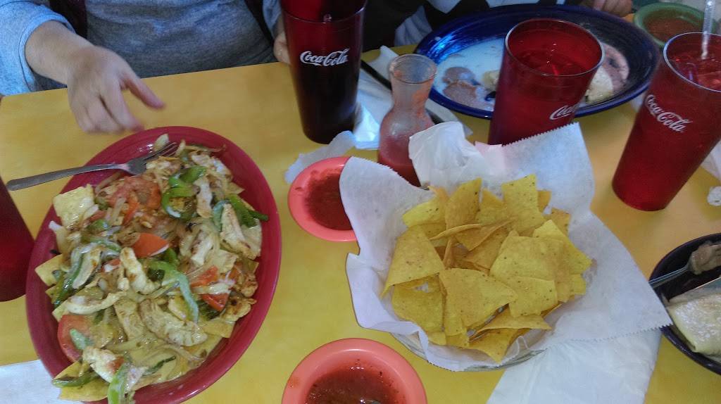 El Maguey | restaurant | 1908 S Broadway, Oak Grove, MO 64075, USA | 8166903005 OR +1 816-690-3005