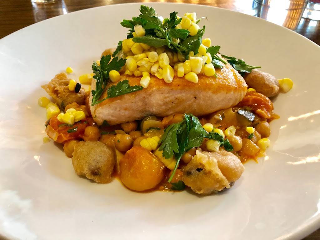 Cook Hall | restaurant | 2440 Victory Park Ln, Dallas, TX 75219, USA | 2143974111 OR +1 214-397-4111