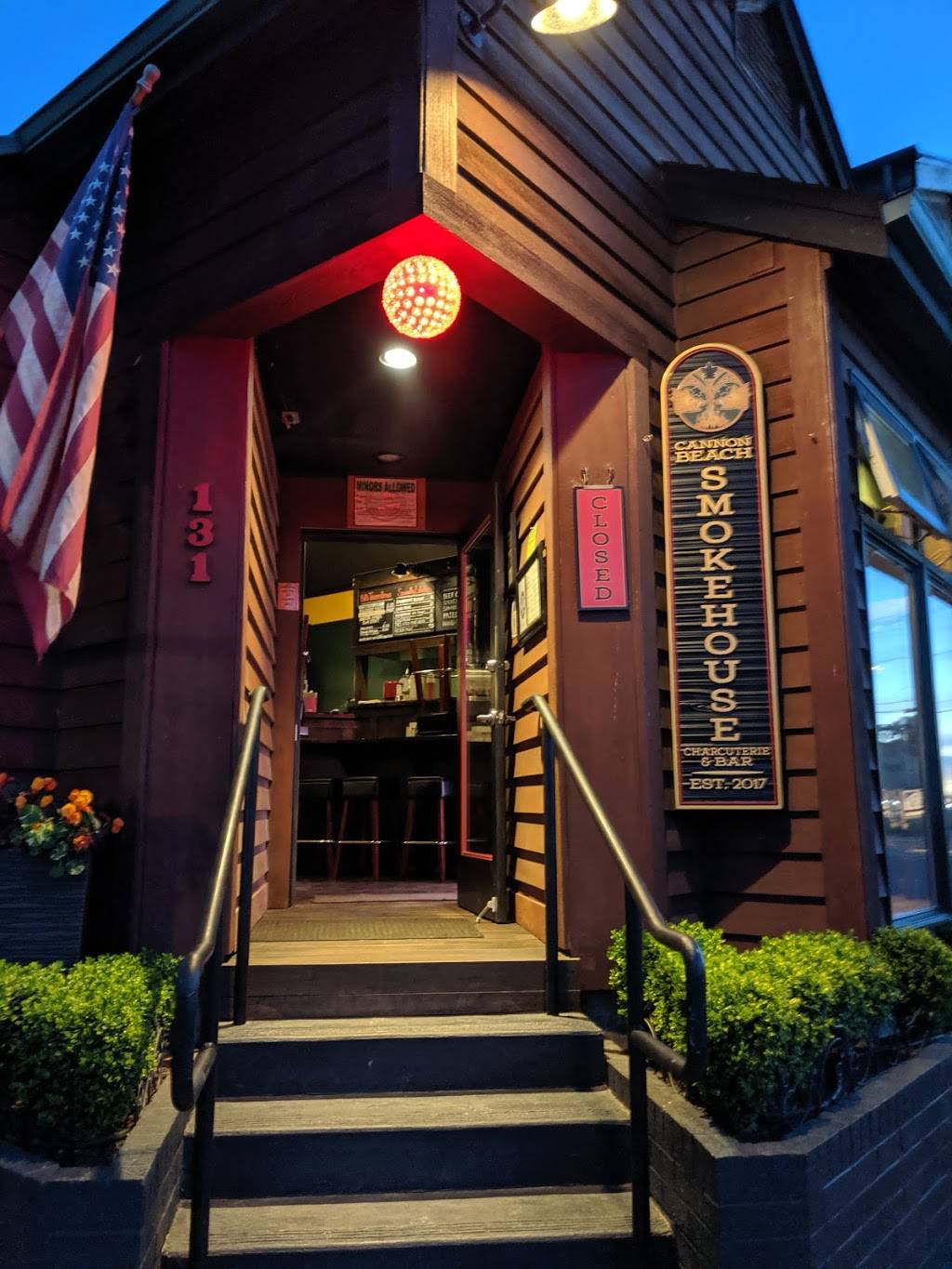 Cannon Beach Smokehouse | restaurant | 131 W 2nd St, Cannon Beach, OR 97110, USA | 5034364035 OR +1 503-436-4035