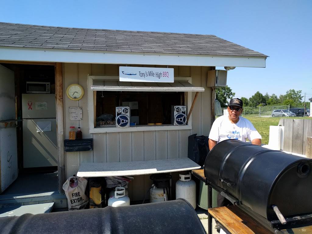 Tonys Mile High BBQ | restaurant | 1495 Sir George-Étienne Cartier Pkwy, Ottawa, ON K1K 4Y5, Canada | 6137464455 OR +1 613-746-4455