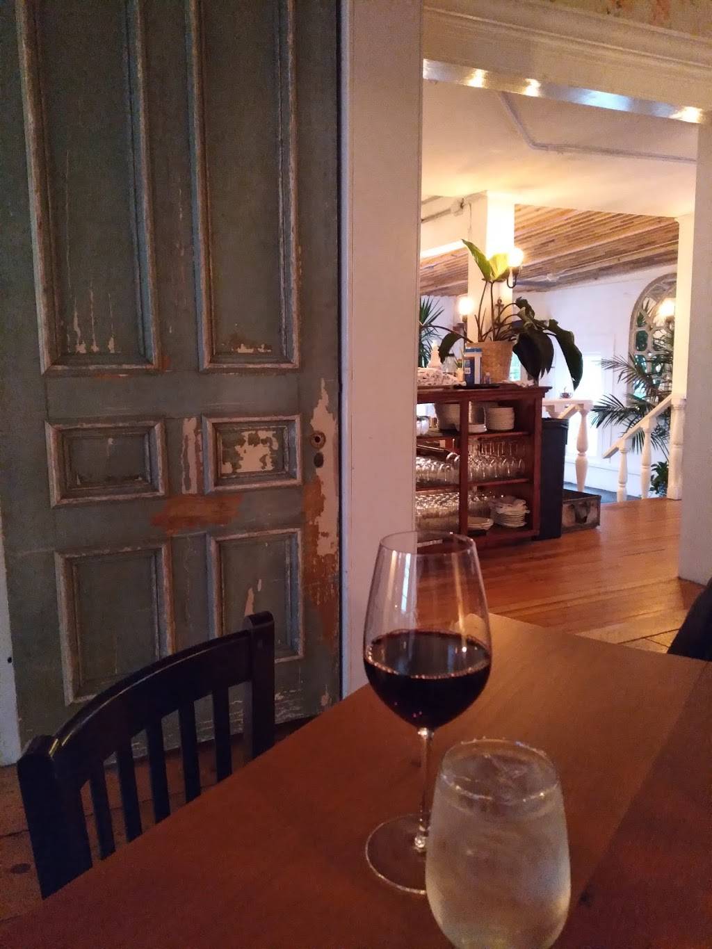 Waterdog Kitchen + Bar | restaurant | 125 Water St, Warren, RI 02885, USA | 4012524660 OR +1 401-252-4660