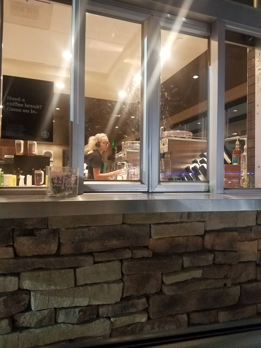 Starbucks | cafe | 10067 Sierra Ave, Fontana, CA 92335, USA | 9093200082 OR +1 909-320-0082