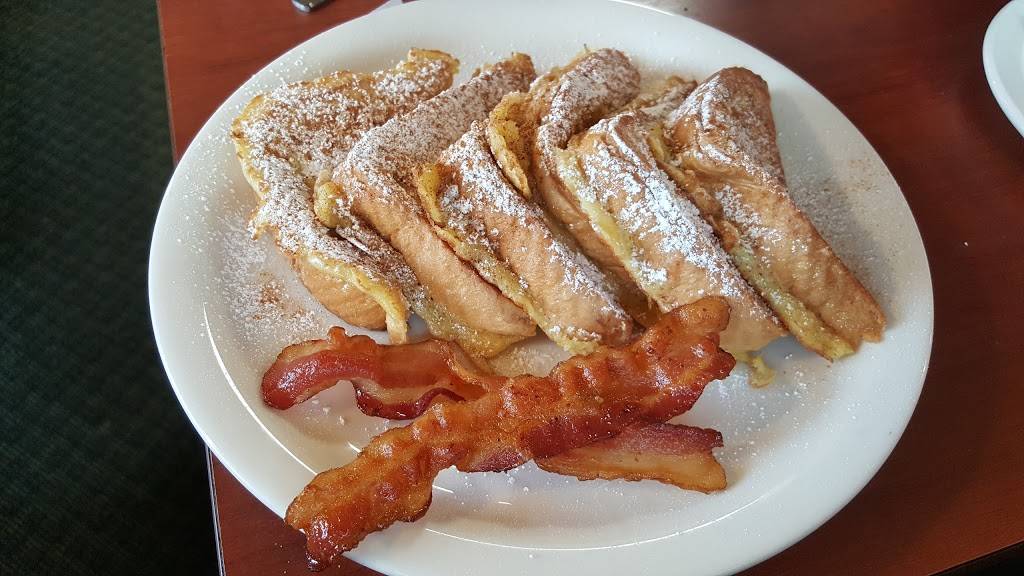 Leons Family Dining | restaurant | 28904 W Seven Mile Rd, Livonia, MI 48152, USA | 2484787811 OR +1 248-478-7811