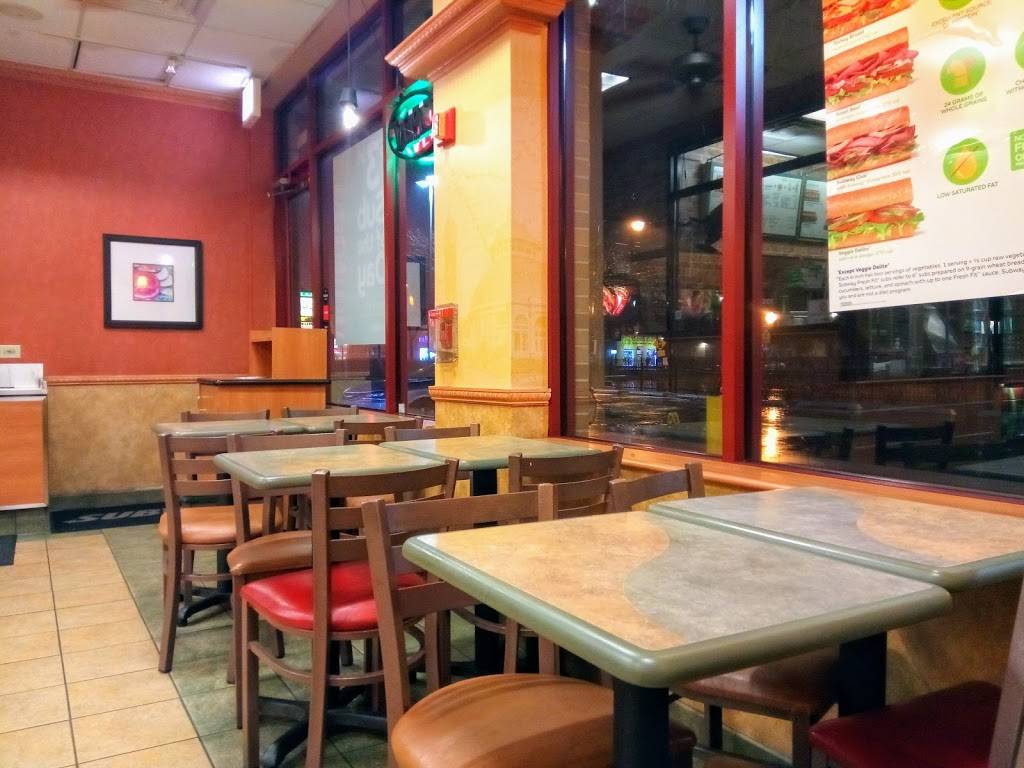 Subway Restaurants | restaurant | 4030 Roosevelt Rd, Chicago, IL 60624, USA | 7737226902 OR +1 773-722-6902