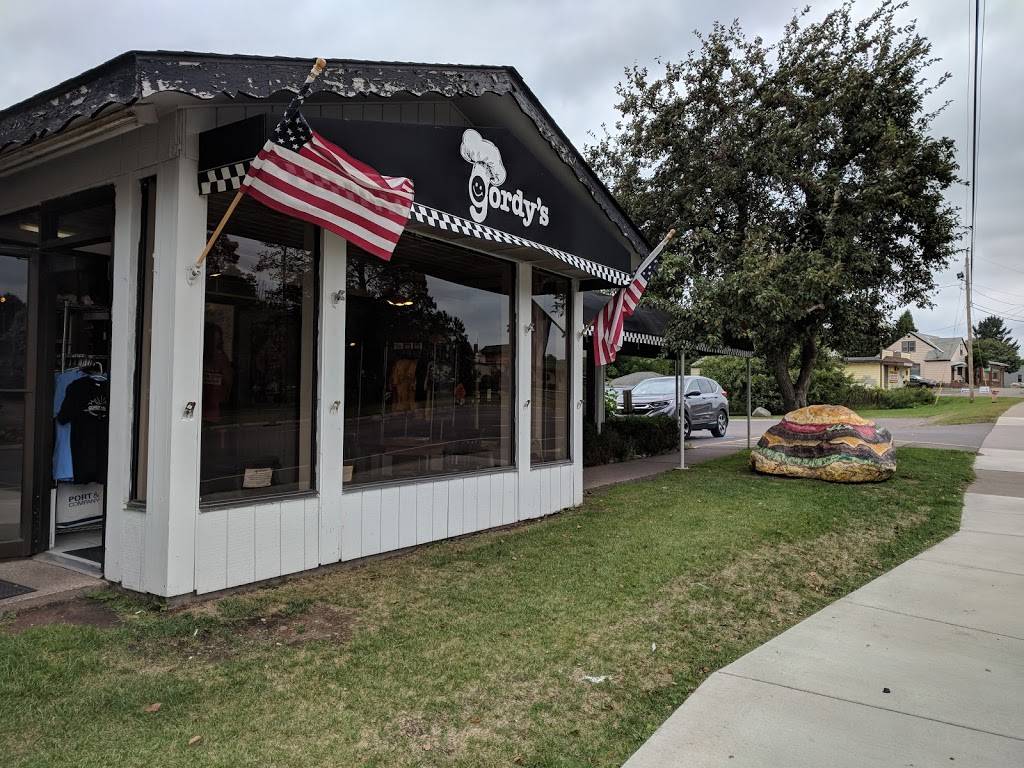 Gordys Hi-Hat | cafe | 415 Sunnyside Dr, Cloquet, MN 55720, USA | 2188796125 OR +1 218-879-6125