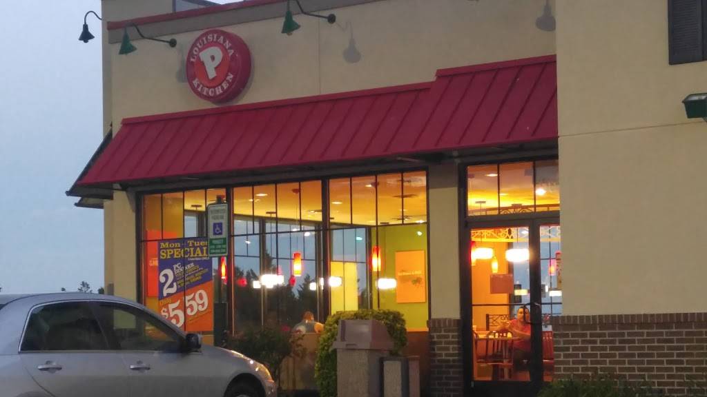Popeyes Louisiana Kitchen | restaurant | 13860 Smoketown Rd, Woodbridge, VA 22192, USA | 7035805156 OR +1 703-580-5156