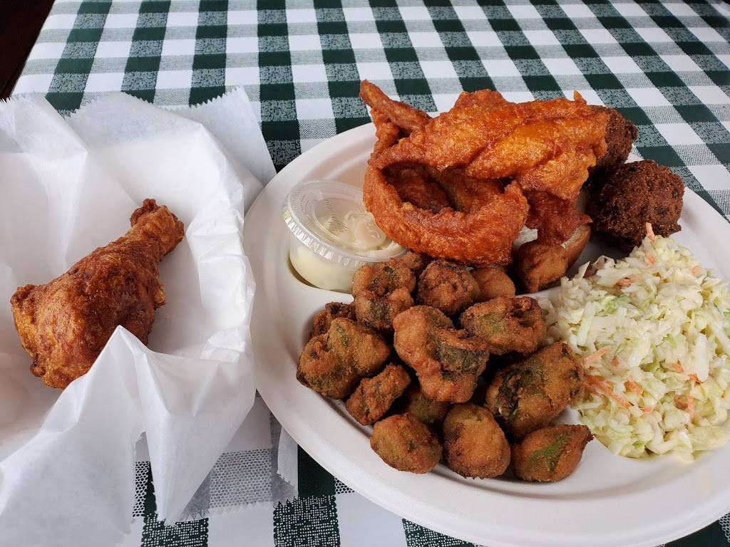 Guss World Famous Fried Chicken | restaurant | 2816 W 47th St, Kansas City, KS 66103, USA | 9132327091 OR +1 913-232-7091