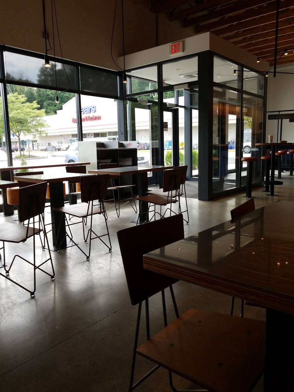 Chipotle Mexican Grill | restaurant | 701 Bridgeport Ave, Shelton, CT 06484, USA | 2032252766 OR +1 203-225-2766