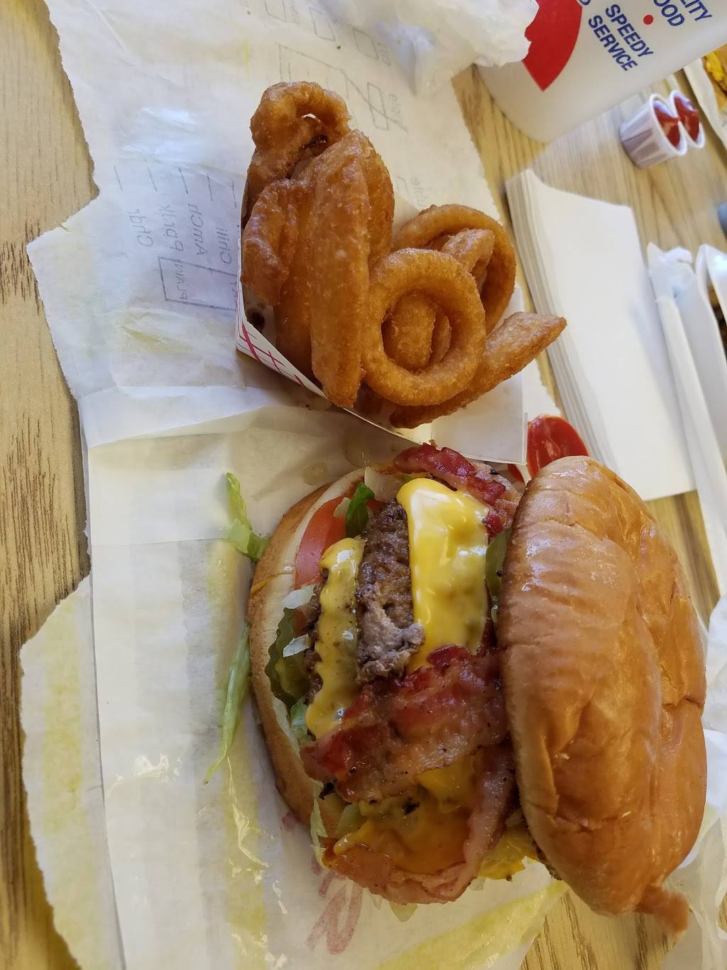 Griffs Hamburgers | restaurant | 2418 Pleasanton Rd, San Antonio, TX 78221, USA | 2109231671 OR +1 210-923-1671