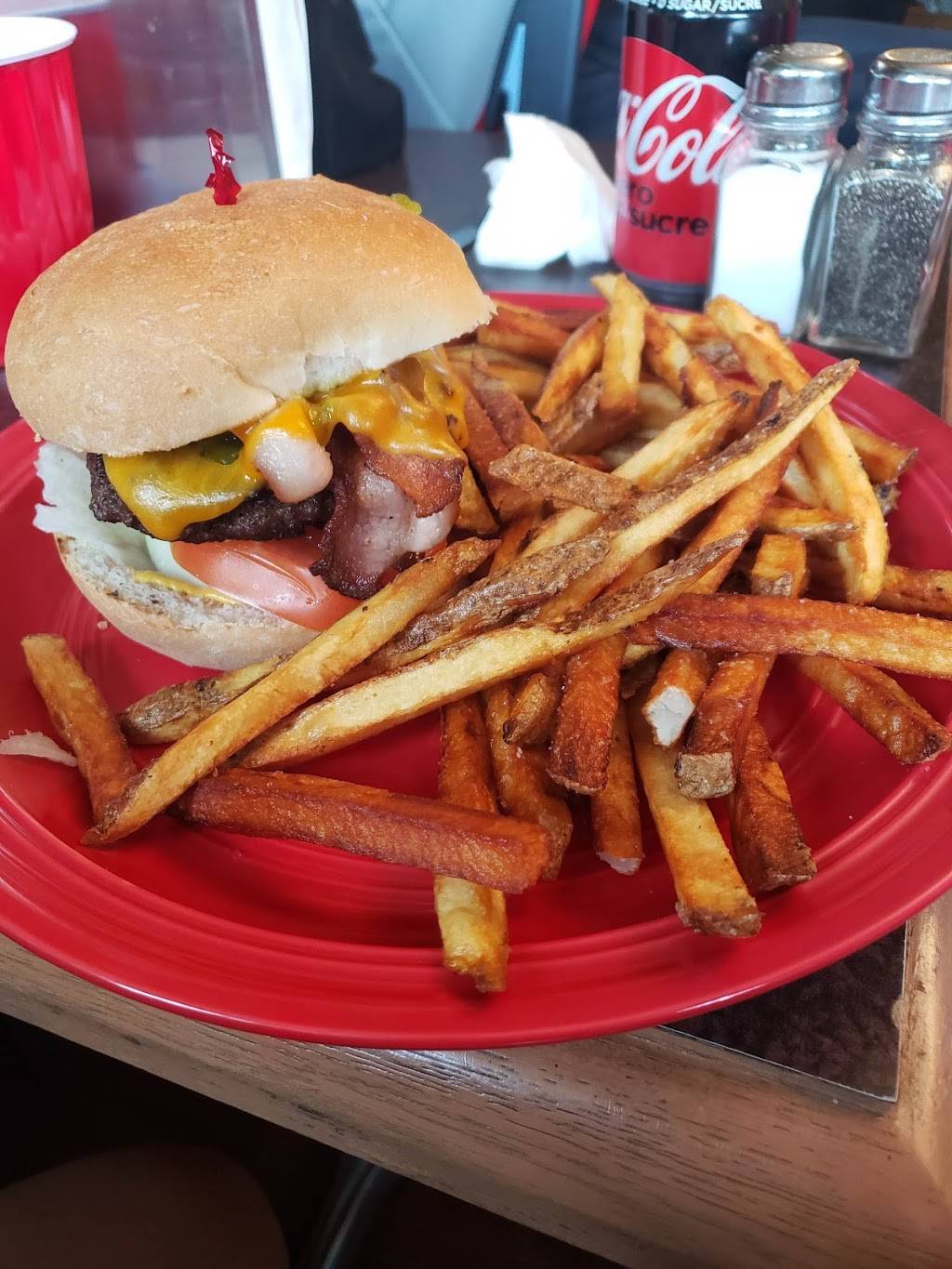 Barkhouse Grill | restaurant | 1470 Kingston Rd, Scarborough, ON M1N 1R6, Canada | 4165465678 OR +1 416-546-5678