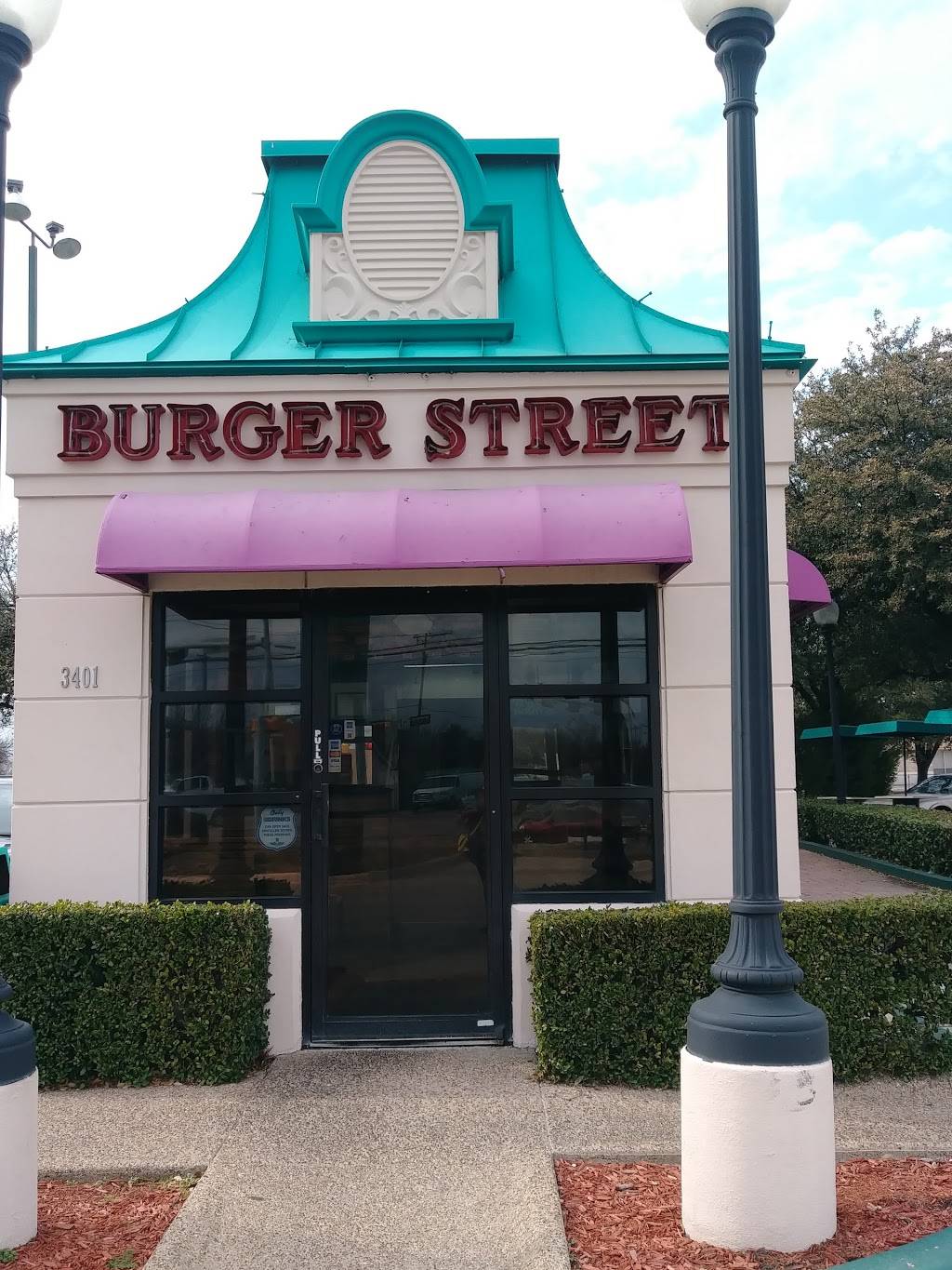 Burger Street | restaurant | 3401 N Belt Line Rd, Irving, TX 75062, USA | 9722586281 OR +1 972-258-6281
