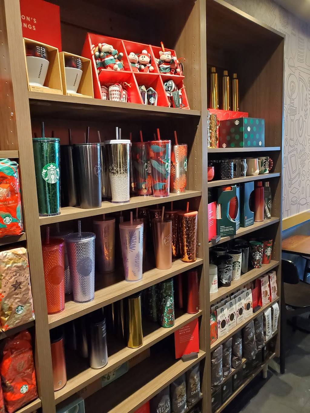 Starbucks | cafe | 6512 Monona Dr, Monona, WI 53716, USA | 6082219282 OR +1 608-221-9282