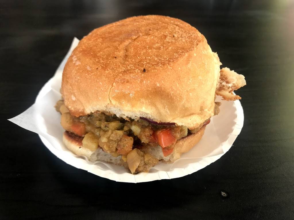 Bollywood Blvd | restaurant | 680 Rexdale Blvd #25, Etobicoke, ON M9W 0B5, Canada | 4166791166 OR +1 416-679-1166