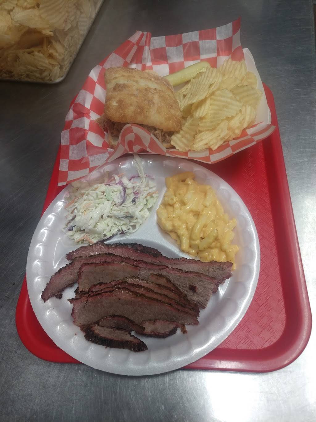 Rustic Hog Barbecue | restaurant | 104 Main St, Lake City, MI 49651, USA | 2319204227 OR +1 231-920-4227