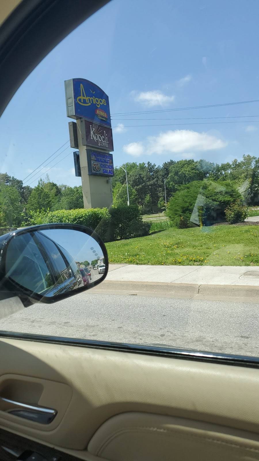 Amigos/Kings Classic | cafe | 2631 E St, Lincoln, NE 68510, USA | 4024764101 OR +1 402-476-4101