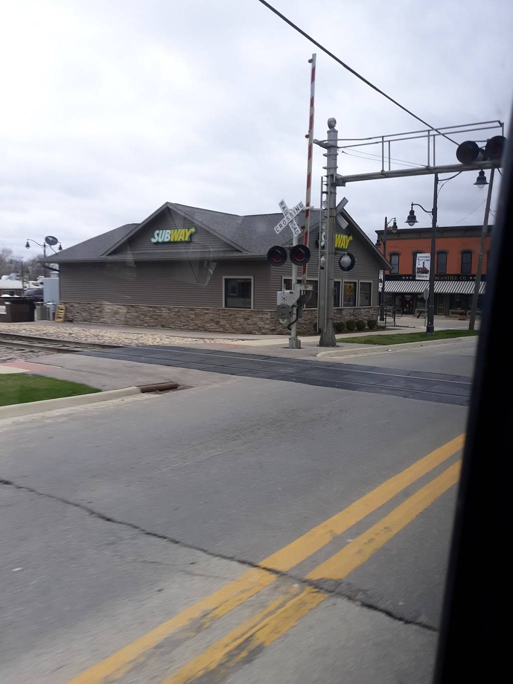 Subway | restaurant | 102 S Schuyler St, Lena, IL 61048, USA | 8153694500 OR +1 815-369-4500