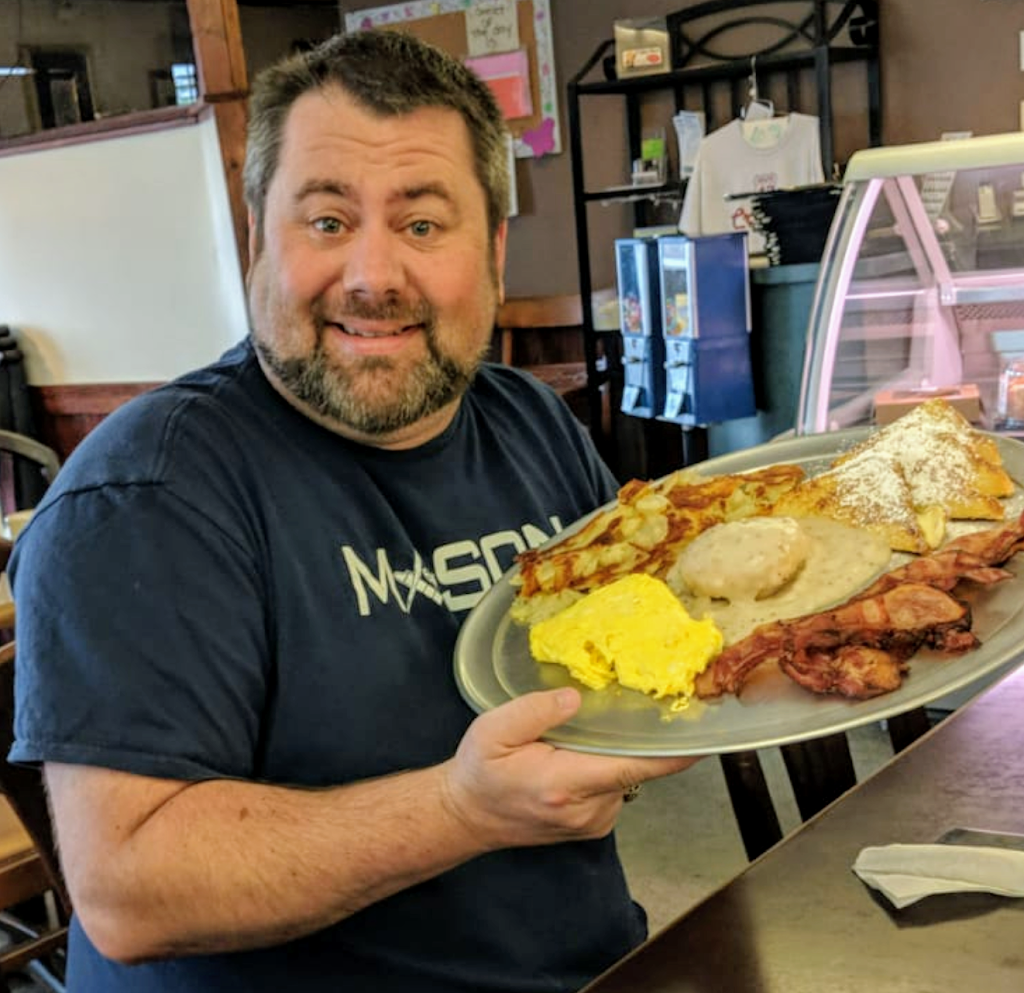 Brunswick Family Restaurant | restaurant | 1737 Pearl Rd, Brunswick, OH 44212, USA | 3302732889 OR +1 330-273-2889