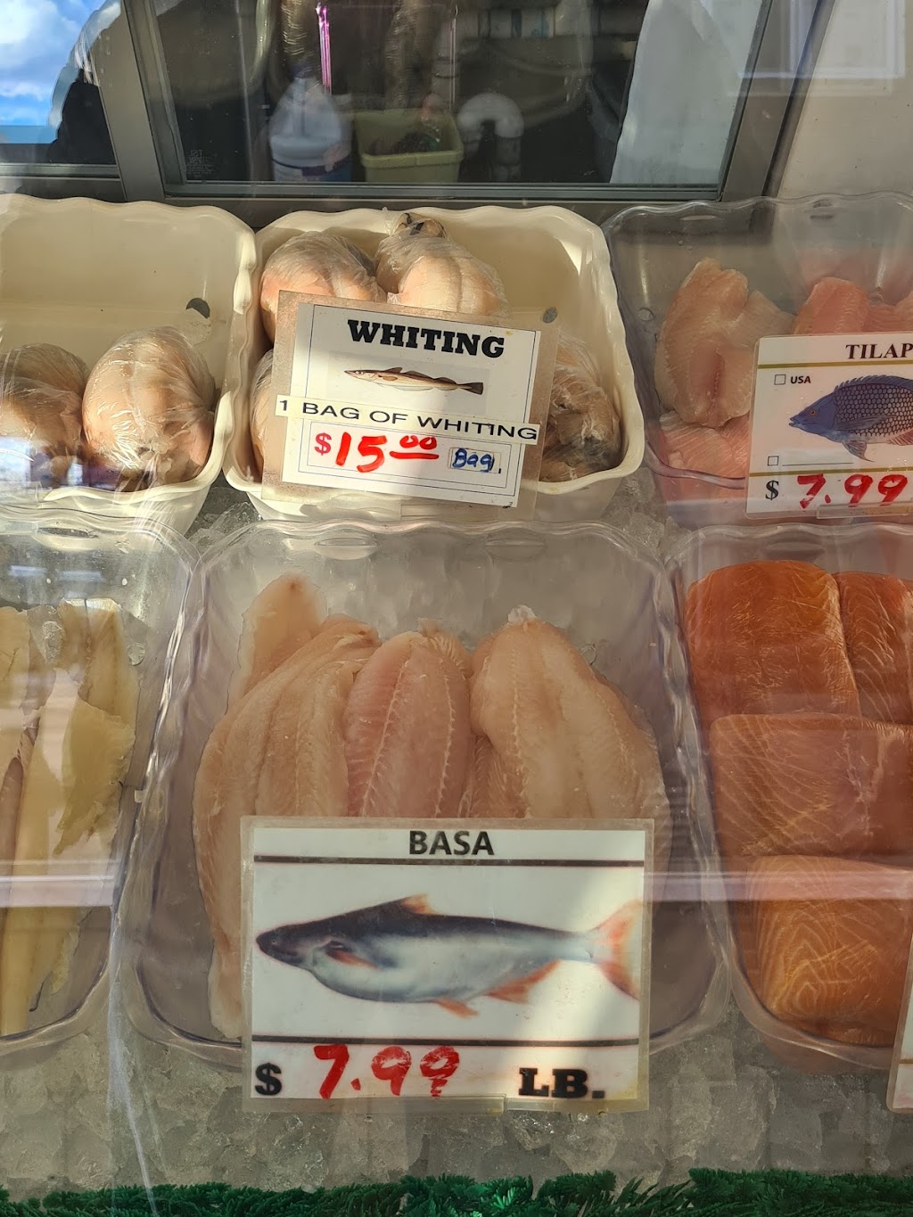 S & J Seafood | restaurant | 713 S 52nd St, Philadelphia, PA 19143, USA | 2157475455 OR +1 215-747-5455