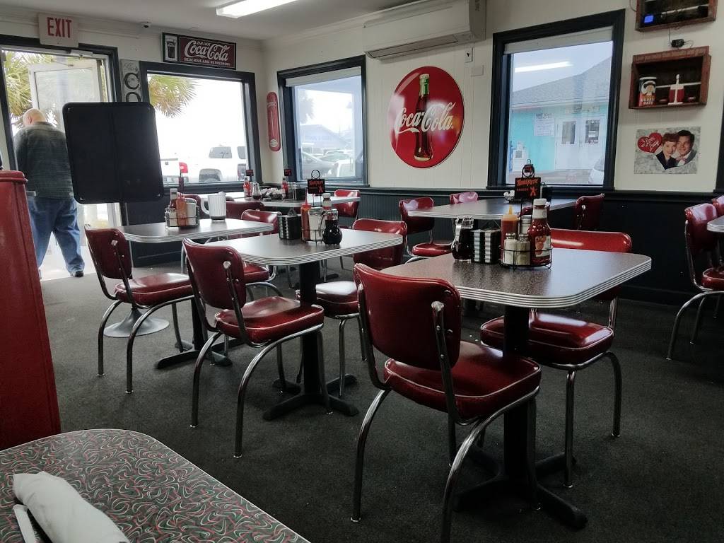 Kure Beach Diner | restaurant | 101 K Avenue, Kure Beach, NC 28449, USA | 9104588778 OR +1 910-458-8778