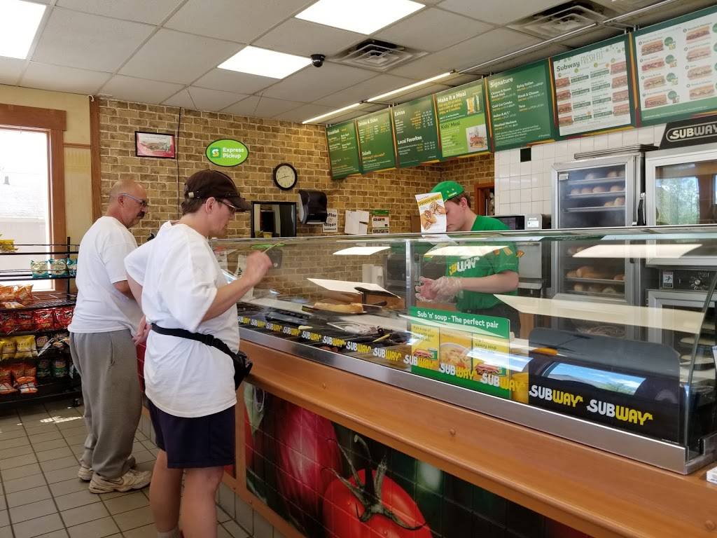 Subway | meal takeaway | 903 Poplar St, Leadville, CO 80461, USA | 7194862855 OR +1 719-486-2855