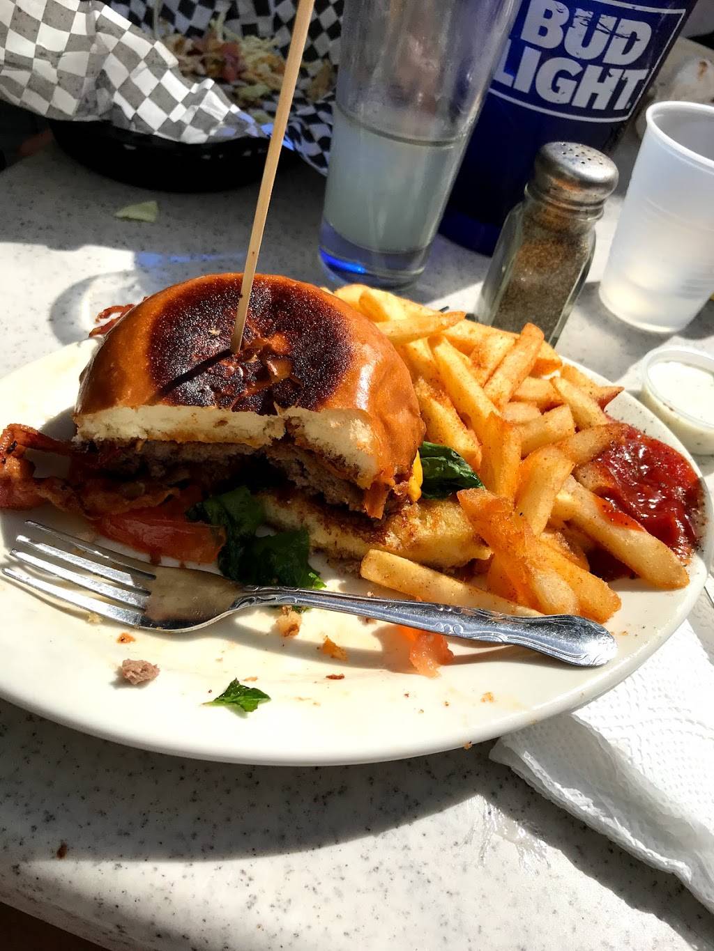 The Shack Bar & Grill | restaurant | 6941 La Jolla Blvd, La Jolla, CA 92037, USA | 8584545280 OR +1 858-454-5280