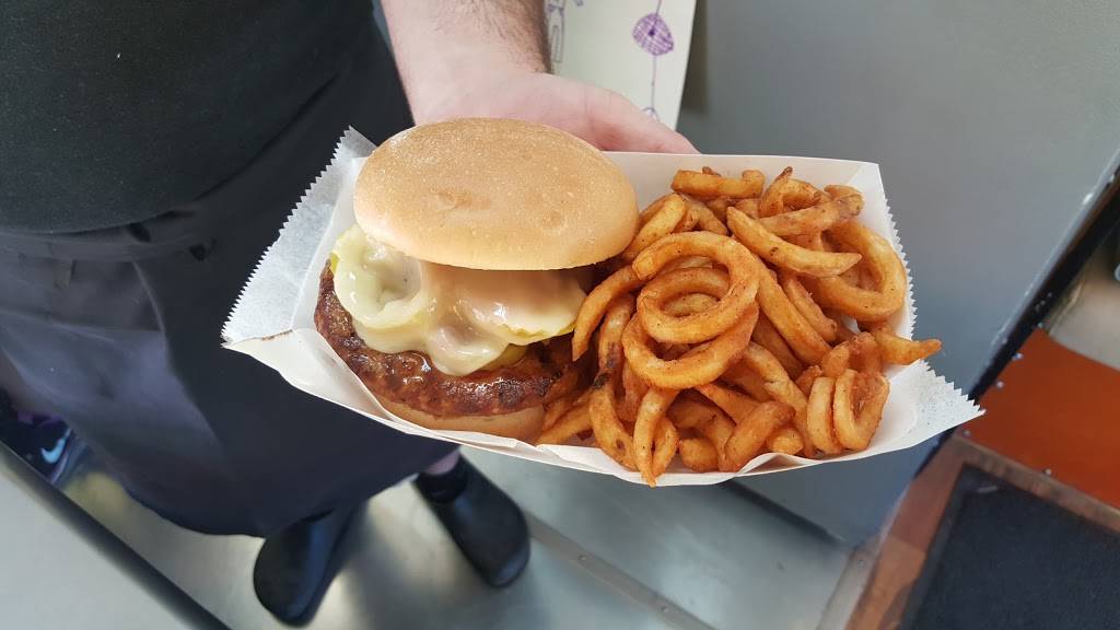 Captain Roys | restaurant | 1900 Saylor Rd, Des Moines, IA 50313, USA | 5156312223 OR +1 515-631-2223