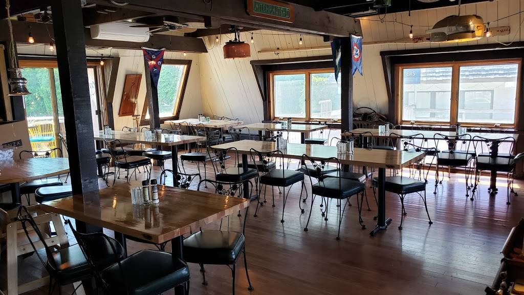 The Cove | restaurant | 111 W River St, Leland, MI 49654, USA | 2312569834 OR +1 231-256-9834