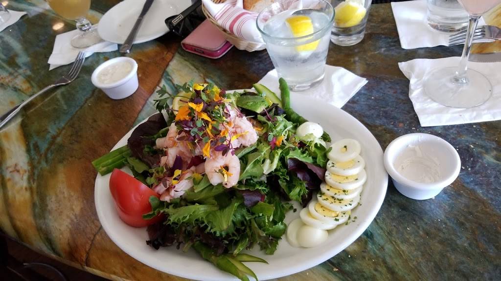 Fly N Fish Oyster Bar and Grill | restaurant | 2304 W Oceanfront, Newport Beach, CA 92663, USA | 9496738400 OR +1 949-673-8400