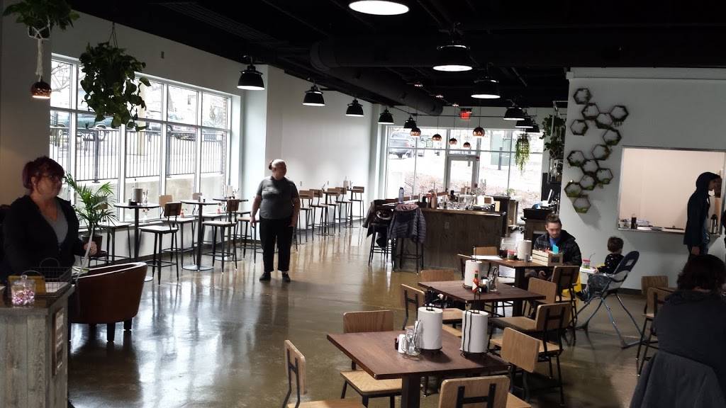 The Lazy Bee | restaurant | 126 Front St, Berea, OH 44017, USA | 4404039486 OR +1 440-403-9486